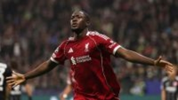 愛する父親が他界…悲しみを背負ったリヴァプールDFが仲間のために立ち上がる「つらい時期を過ごしているだろう」