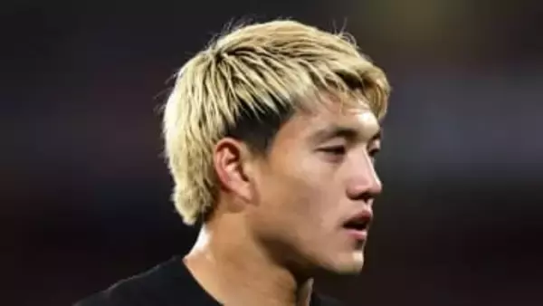 金髪だった堂安律、黒髪にイメチェン！？違ったらしい