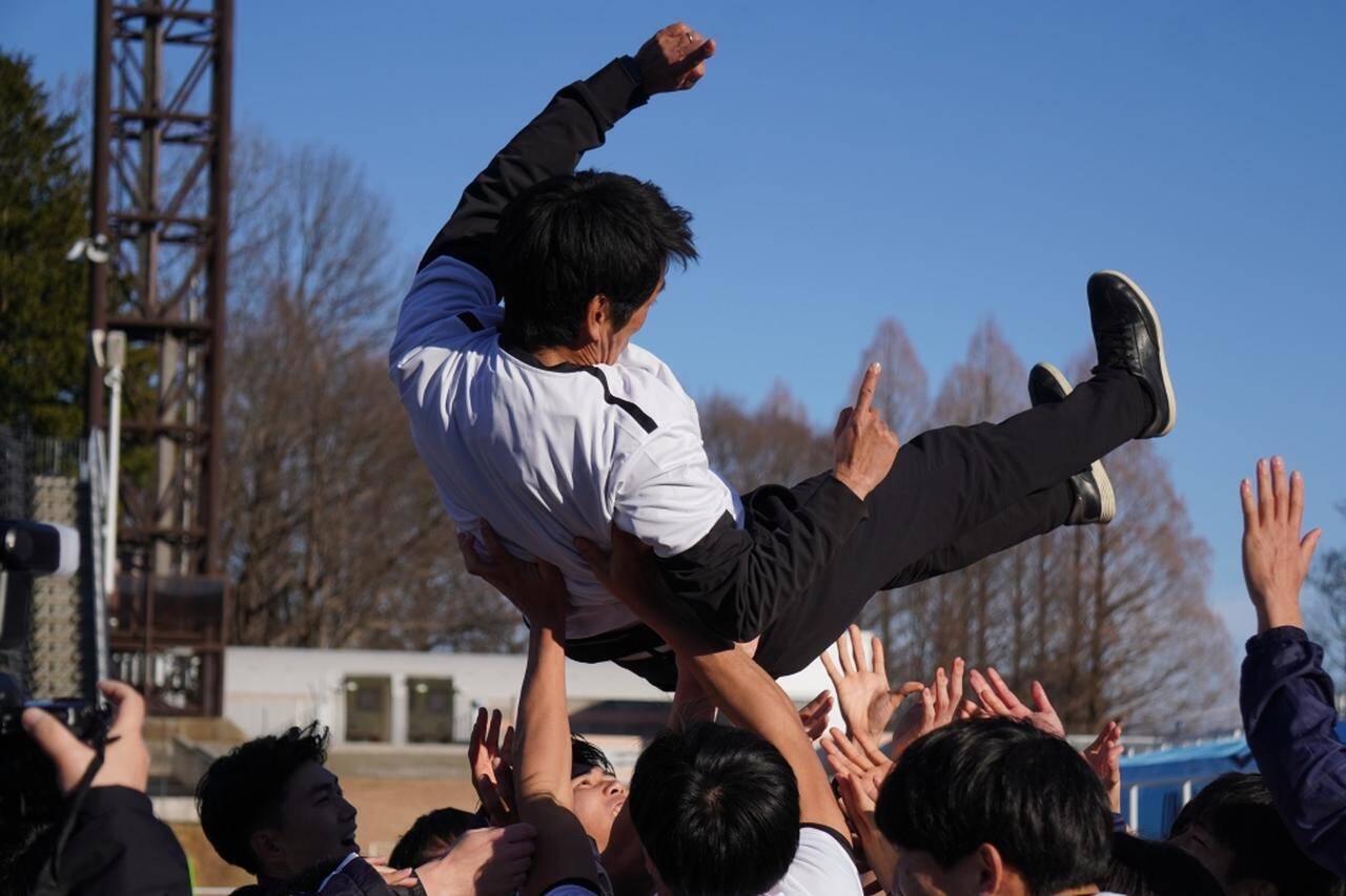 茨城が日本サッカーを席巻！筑波大が8大会ぶり10度目の日本一「大澤さんの想いをもとに…」小井土正亮監督は故・大澤英雄氏へ感謝の想いを語る