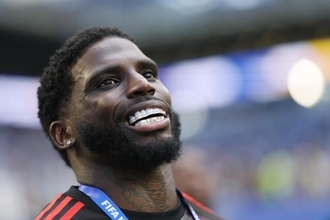 NFLスターが説明を拒否――別居中の妻が追及する元交際相手への"金銭提供"疑惑