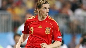 スペイン代表、歴代最高「赤いユニフォーム」6選！美しき“La Roja”の軌跡