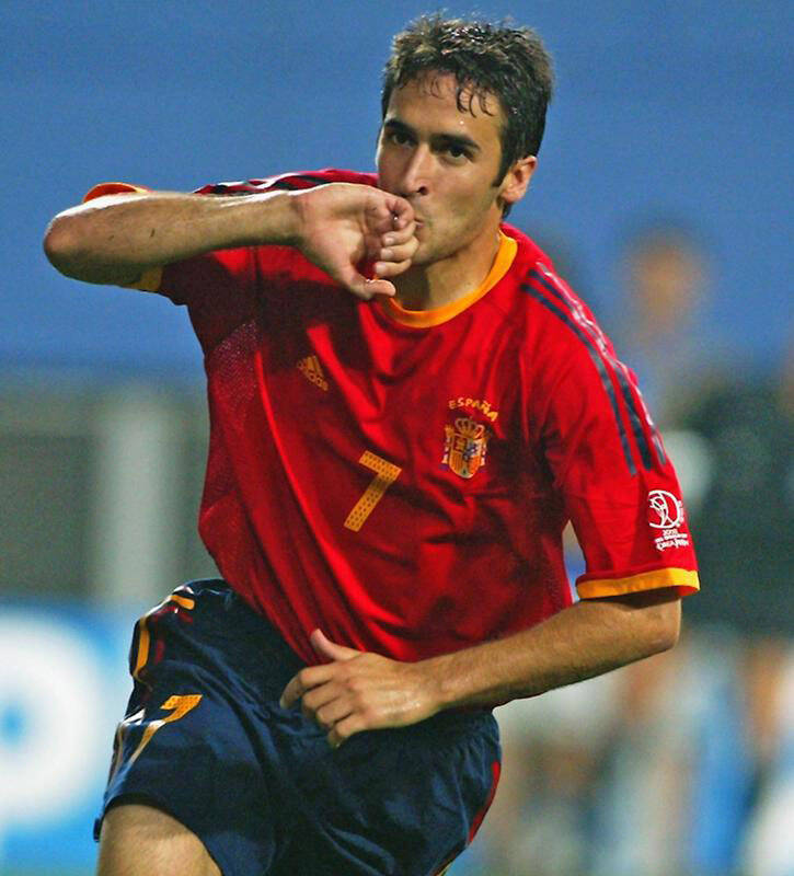 スペイン代表、歴代最高「赤いユニフォーム」6選！美しき“La Roja”の軌跡