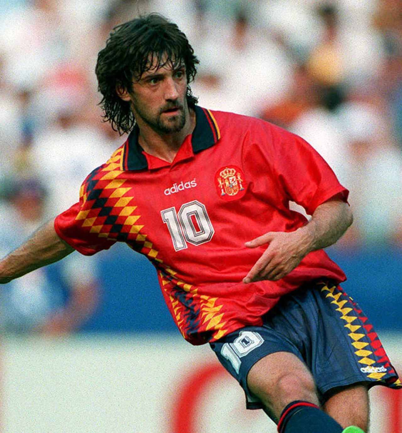 スペイン代表、歴代最高「赤いユニフォーム」6選！美しき“La Roja”の軌跡