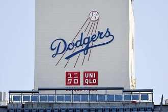 大谷・山本・佐々木のドジャース加入がきっかけ——ユニクロが父の日に先着4万人へ配ったもの
