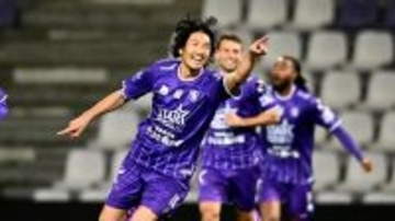 34歳元日本代表、ベルギー2部で英雄に！現地若手が最大限の敬意「あなたはレジェンド！日々あなたから学んでいます」