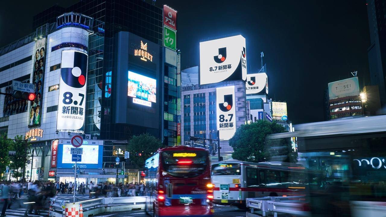 『8.7 Jリーグ新開幕』、渋谷エリア約30か所で大規模広告プロモーション！マッチビジュアルに描かれた「ポケモン探し」体験も