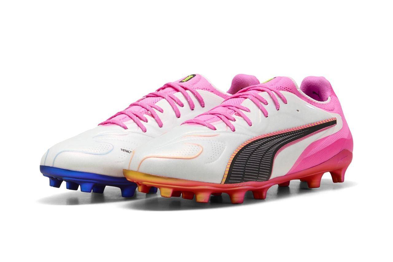 PUMA、『ショータイムパック』で“左右色違い”スパイクが復活！伊東純也「世界大会でも自分らしいプレーを見せたい」