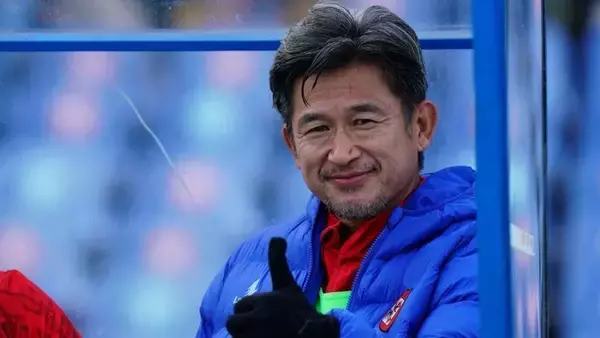 59歳カズの「天皇杯2ゴール」に、海外メディアも驚愕…「時間の限界に挑む」「サッカーおじいちゃんがまた記録」
