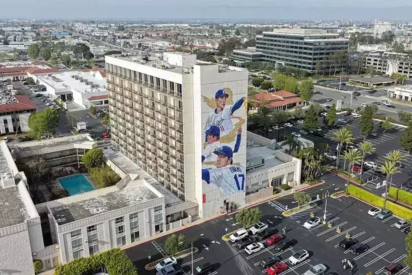 大谷・山本・佐々木の巨大壁画がLAに誕生！地元市議員「スポーツが国境を超える力を示している」