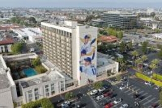 大谷・山本・佐々木の巨大壁画がLAに誕生！地元市議員「スポーツが国境を超える力を示している」