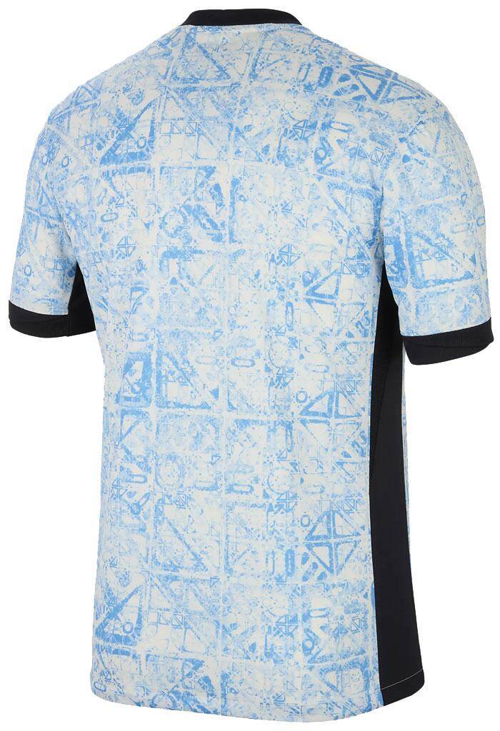 “最後のNIKE”かも？！ポルトガル代表がEURO2024に向けた新ユニフォーム発表　アウェイは「美しきタイル」