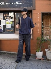 オシャレなシティ派の【ジーンズ】の着こなし方。大人が試したい「カジュアルコーデ」