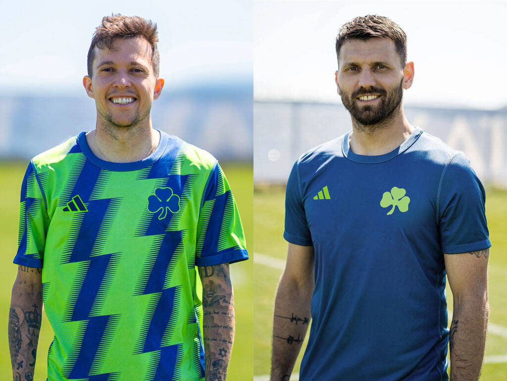 2024-25シーズンの標準仕様？強豪パナシナイコスが「リバーシブル」の来季プレマッチジャージを発表