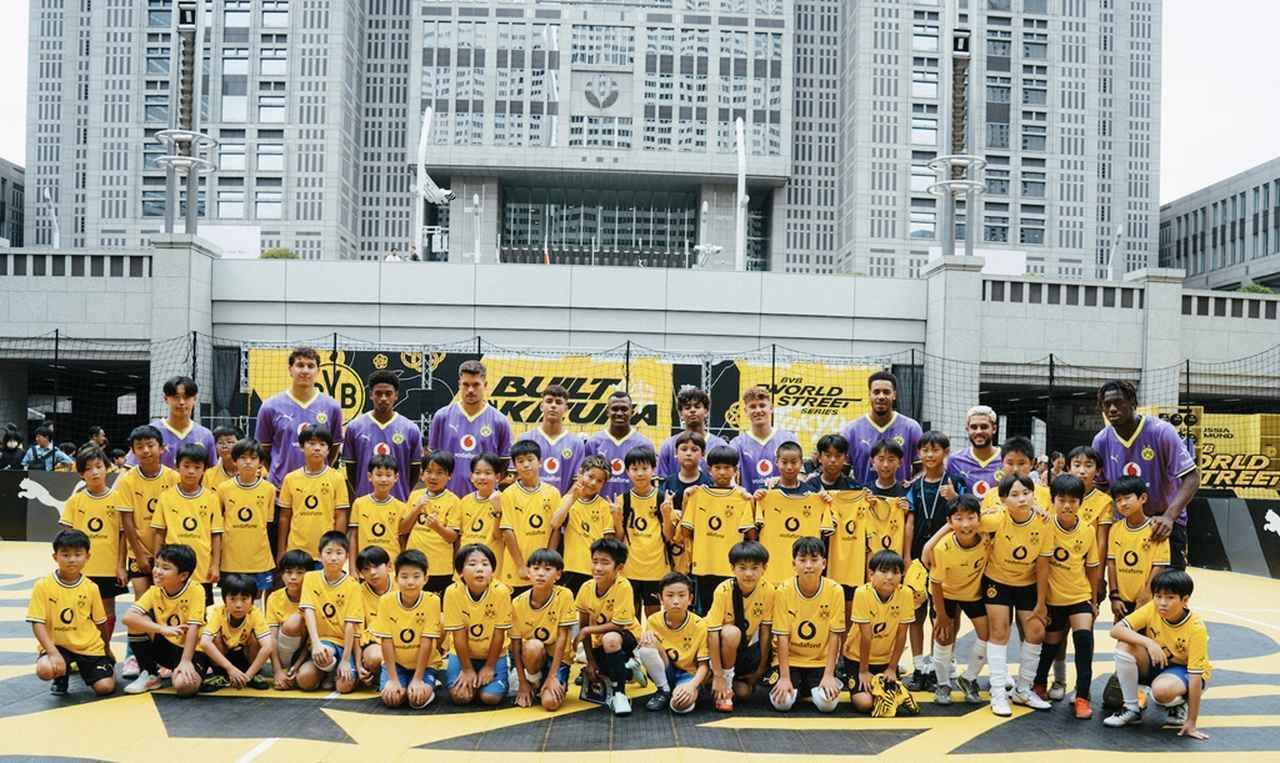 来日中のドルトムント、「BVB World Street Series Tokyo」を東京都庁で開催！最後はプロジェクションマッピングで大盛り上がり
