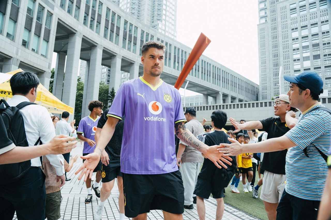 来日中のドルトムント、「BVB World Street Series Tokyo」を東京都庁で開催！最後はプロジェクションマッピングで大盛り上がり