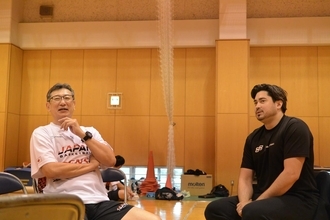 Bリーグ引退から起業の道へ——「横浜で引退してよかった」元Bリーガー湊谷安玲久司朱が語る、恩師・小川直樹との出会い（前編）｜『アレクの起業日記』#2