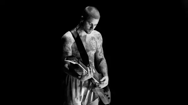 グラミー賞に招待された吉田麻也、ジャスティン・ビーバーに度肝を抜かれる「パンツ一丁で、たぶん目は一回も開けてない（笑）」