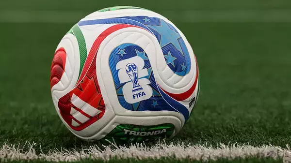 W杯の新ボールは「揺れない、飛ばない」が特徴…空気抵抗をあえて”増やした”ワケ