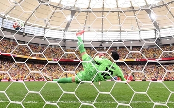 PK戦で「中央狙い」はNG——枠外になる確率がまさかの24%、過去W杯360本分析が暴いた真実