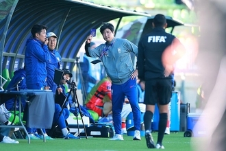 U-20日本代表も参戦中のU-20W杯、監督が審判にカードを提示する『チャレンジシステム』とは