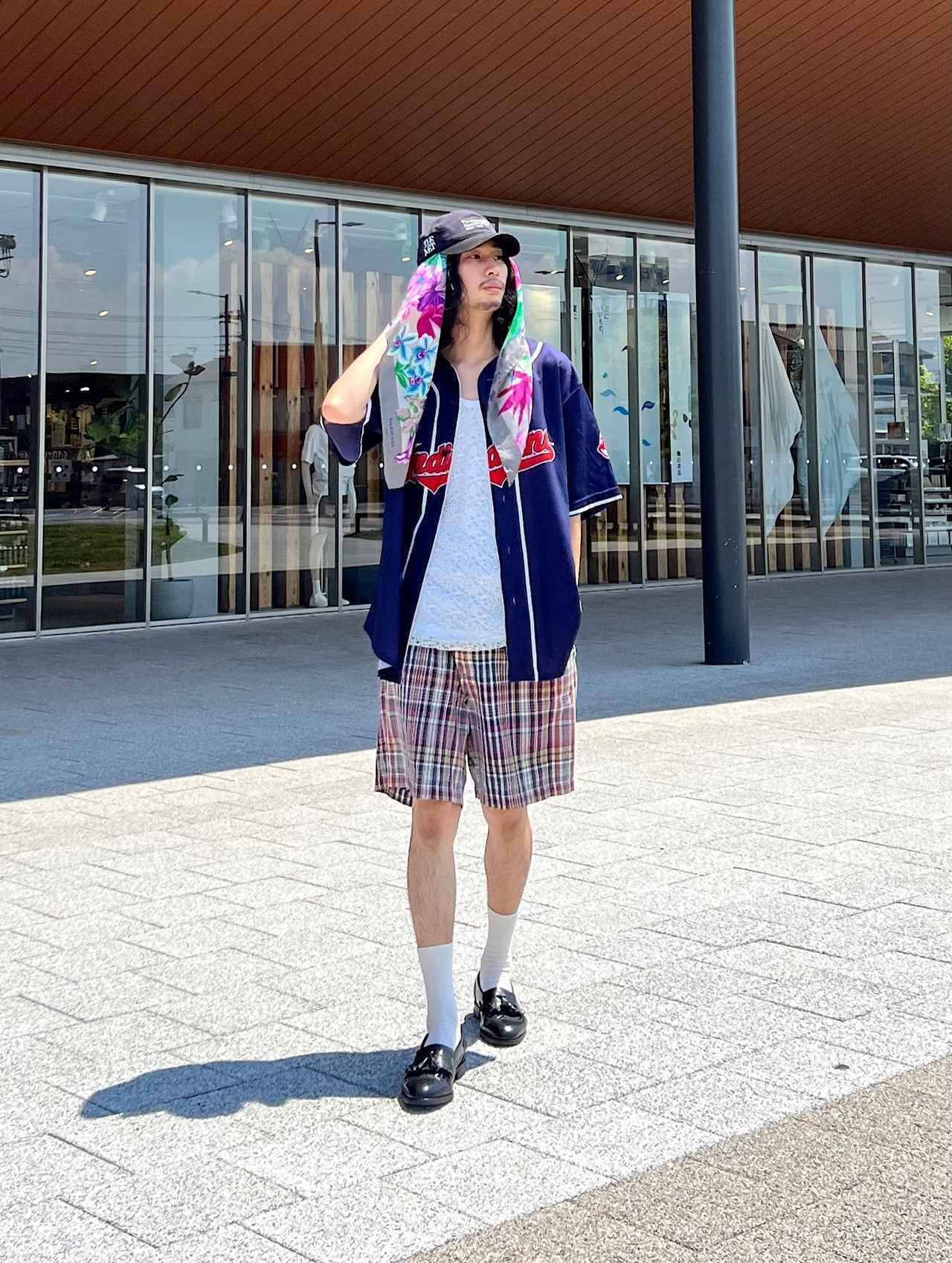 【ゲームシャツ】への熱がアガる……！ 大人が試したい「スポーツMIXコーデ」