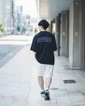 【Tシャツ × ハーフパンツ】だけで、こんなにシャレる。 センスいい大人の「ワンツーコーデ」