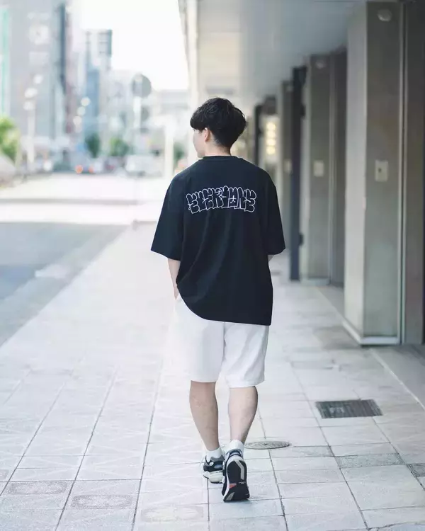 【Tシャツ × ハーフパンツ】だけで、こんなにシャレる。 センスいい大人の「ワンツーコーデ」