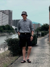 この穿き方なら、大人もイケる。【ハーフパンツ】で、夏コーデをスタイリッシュに