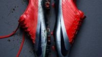 NIKE、伝説の“CR7スパイク”『初代マーキュリアルスーパーフライ』が復刻！4月8日発売