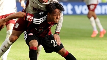 172センチの20歳日本人逸材、ドイツで大抜擢も苦闘 「フィジカルに問題ないが、攻撃で天才若手らからシカト状態」と現地