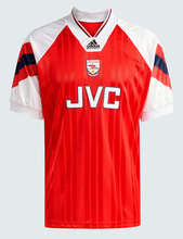 プレミア名門が90年代の復刻ユニフォームを発売！「完コピ」で再現したレトロユニ