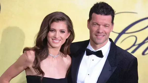 「日本の食べ物は異世界レベル、日本人は穏やかで礼儀正しい」来日したバラックの25歳年下恋人、日本に大感激