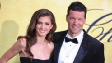 「日本の食べ物は異世界レベル、日本人は穏やかで礼儀正しい」来日したバラックの25歳年下恋人、日本に大感激