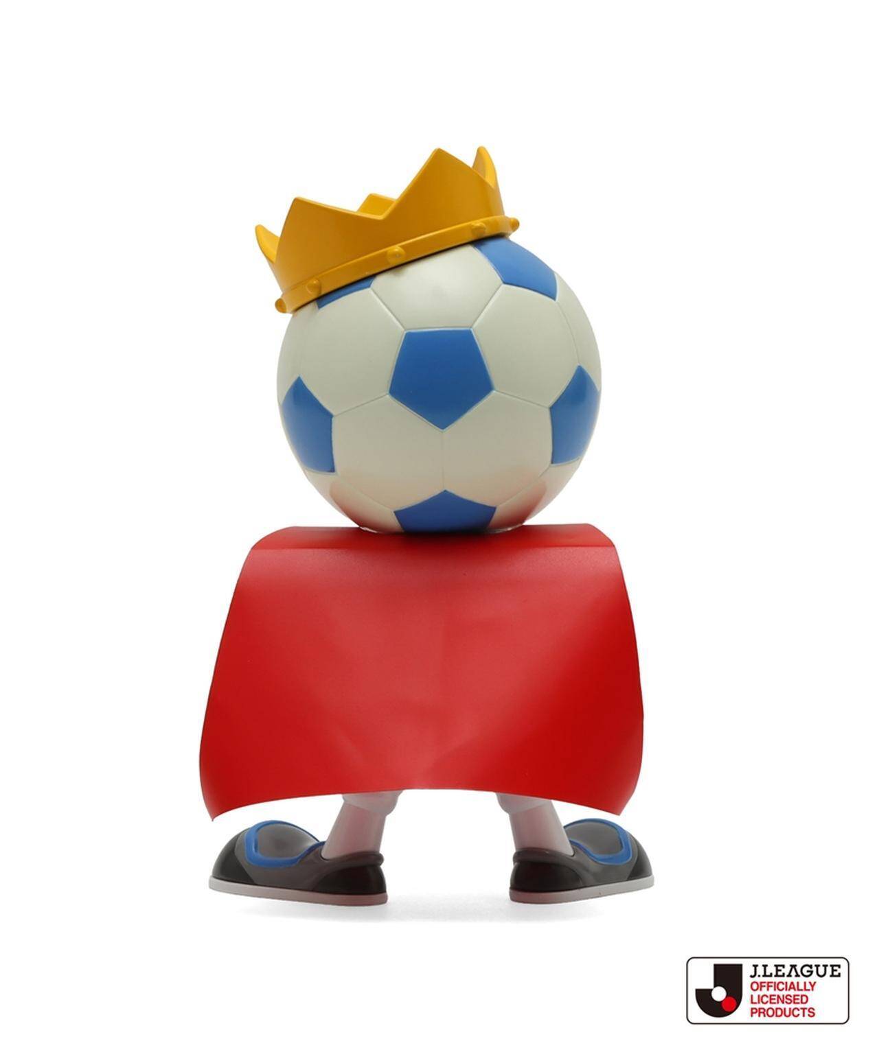 atmos×Jリーグの初コラボアパレルが実現！なぜか「Jリーグキング」のソフビフィギュアも登場…後ろ姿もかわいい