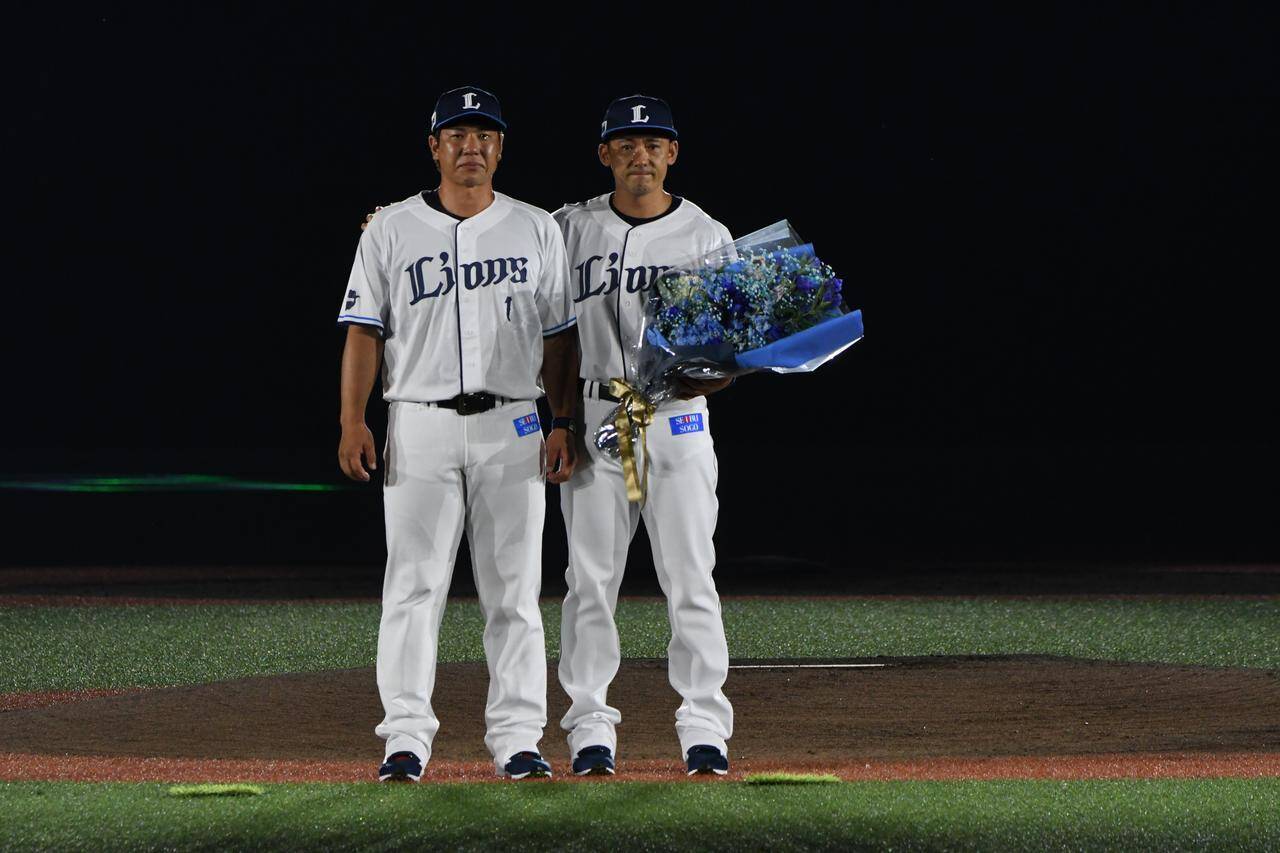 野茂英雄、西武・栗山巧のセレモニーにサプライズ登場！「引退を撤回して」と懇願