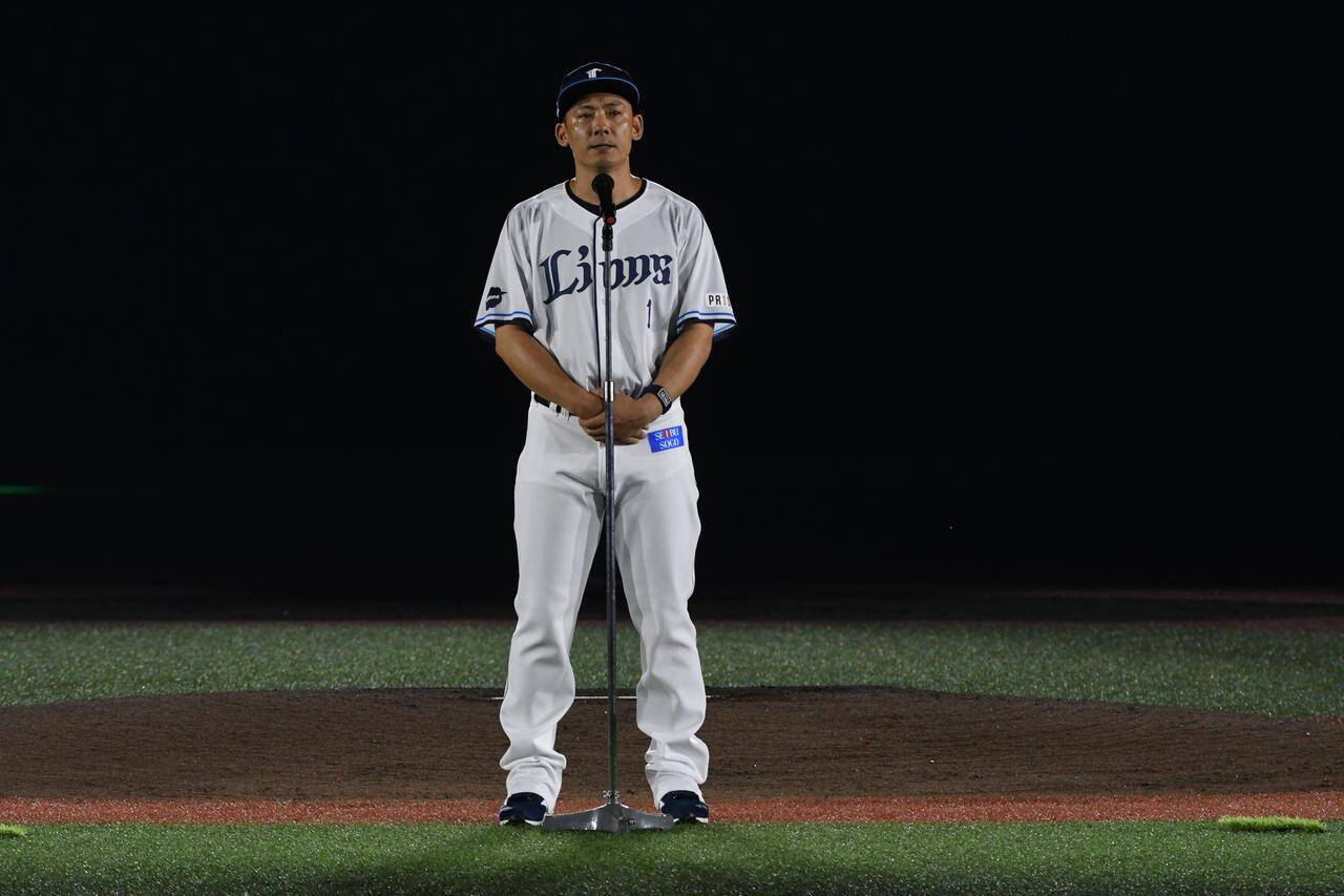 野茂英雄、西武・栗山巧のセレモニーにサプライズ登場！「引退を撤回して」と懇願