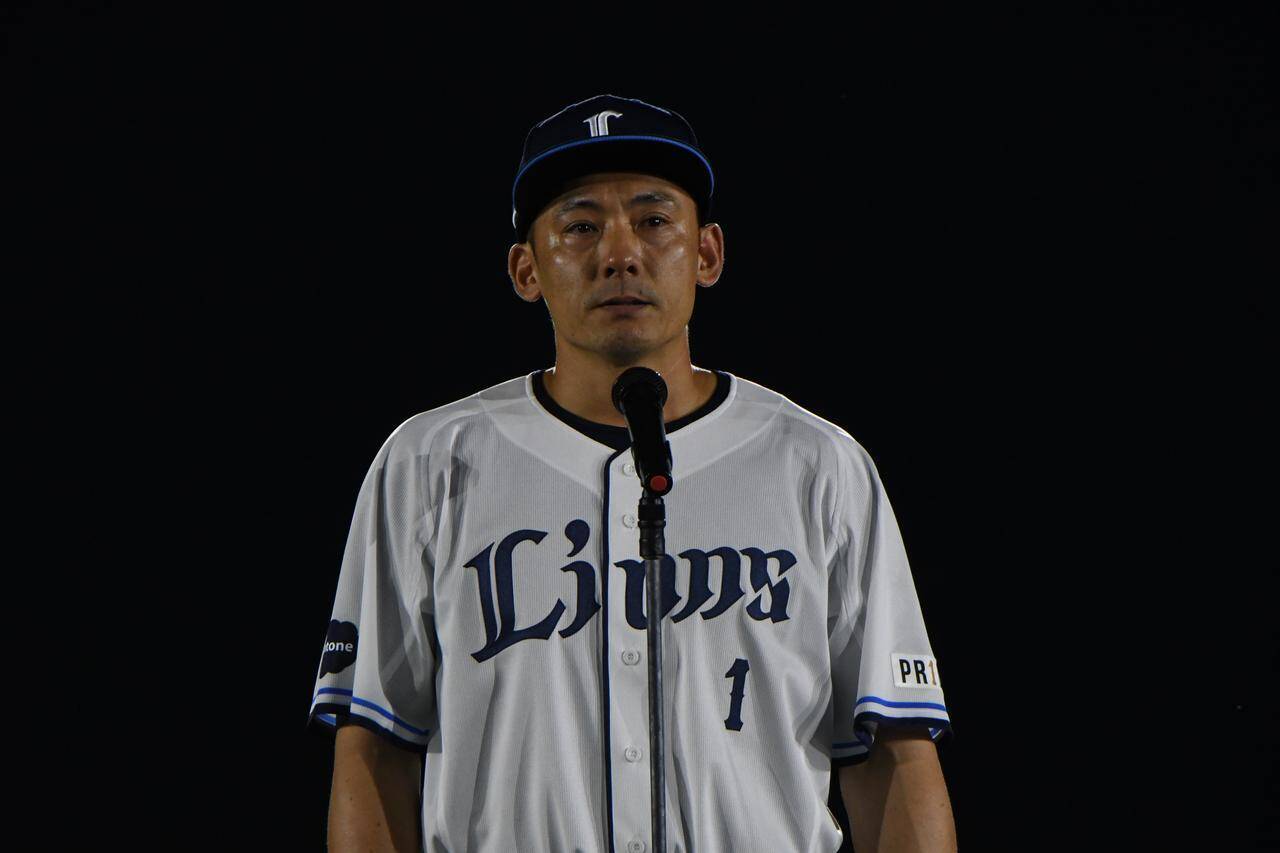 野茂英雄、西武・栗山巧のセレモニーにサプライズ登場！「引退を撤回して」と懇願
