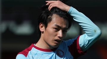 フェイエ上田綺世、22ゴールなのに現地有名記者が苦言…「上田やスターリングの成績は泣きたくなるほどひどい」