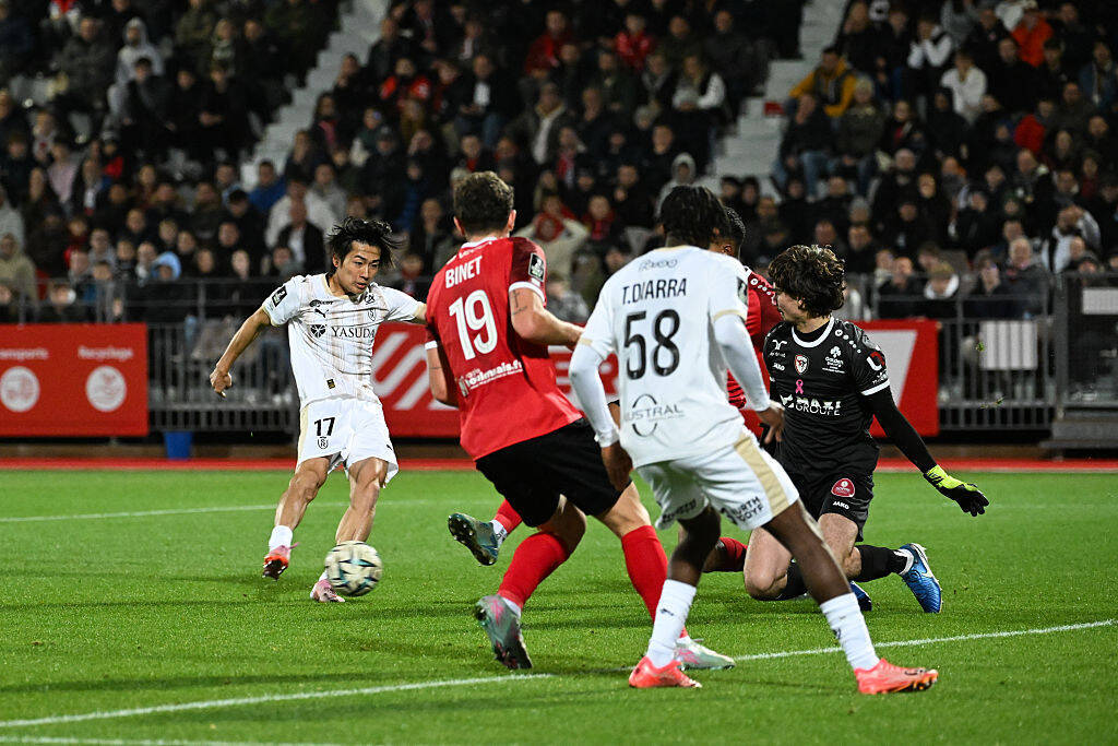 25歳日本代表FW、仏2部リーグで2ゴールの大暴れ！「強烈シュート！ DF2人は何もできず」と現地脱帽