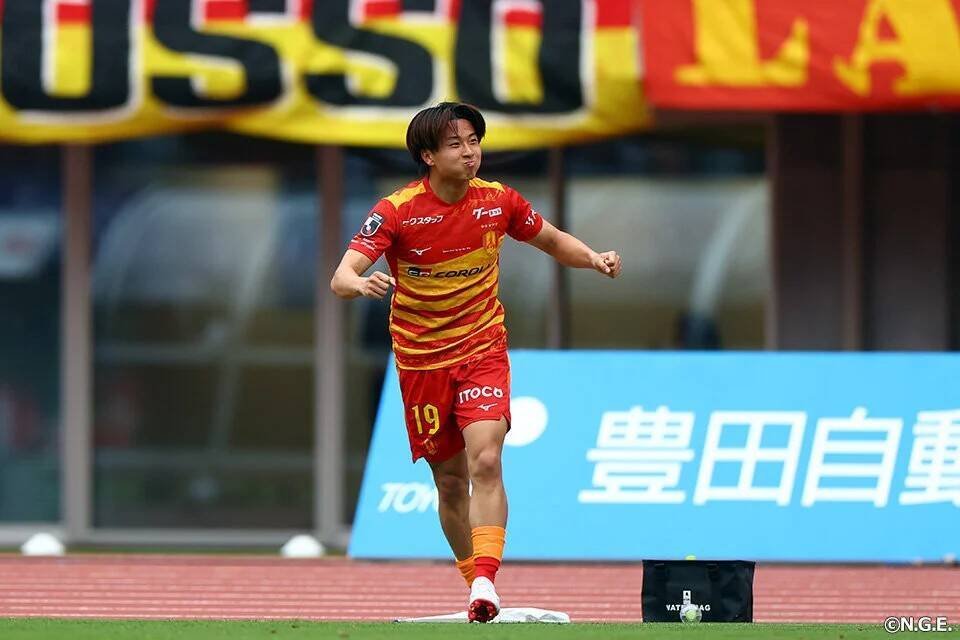 【インタビュー】ミシャ式が浸透する名古屋グランパス！WBで躍動する甲田英將の進化 「1対1で負けているようでは話にならない」