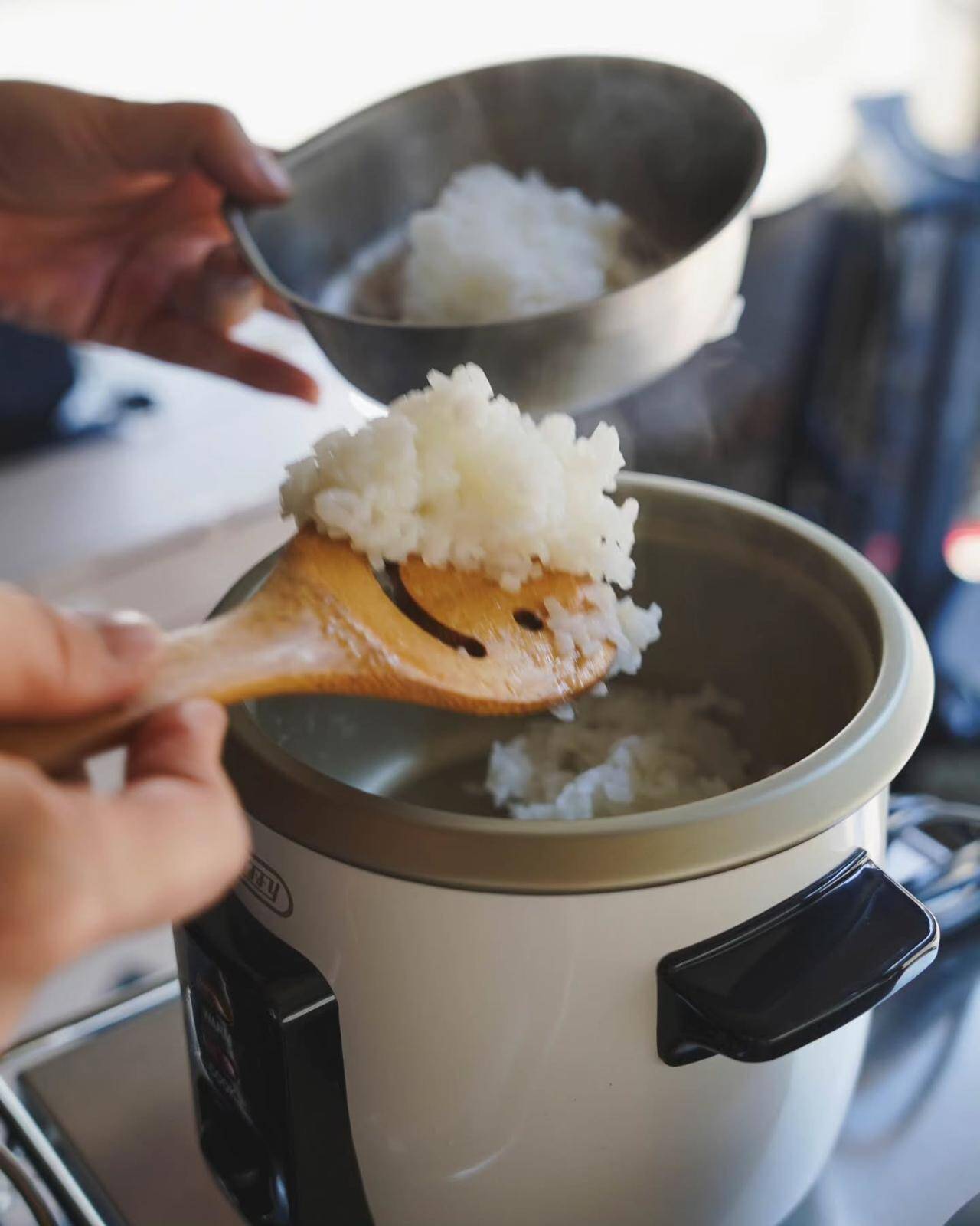 この夏は【キャンプ飯】で余暇を楽しもう。マニアお気に入りの「おすすめギア」