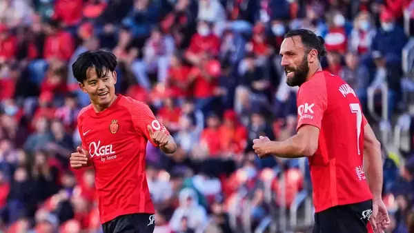 久保建英の「最強の同僚ストライカー」6名