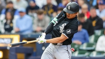 日本人史上初！村上宗隆、MLB開幕3試合連続HRの衝撃デビュー！「ドジャースが獲得しなくて本当によかった」と現地反応