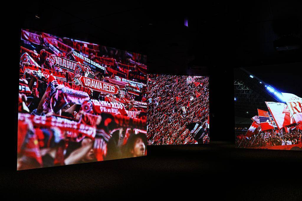 Jリーグオフィスのチャンピオンモニュメントを撮影！J1連覇の神戸とリーグ杯覇者の名古屋のラッピングは迫力満点