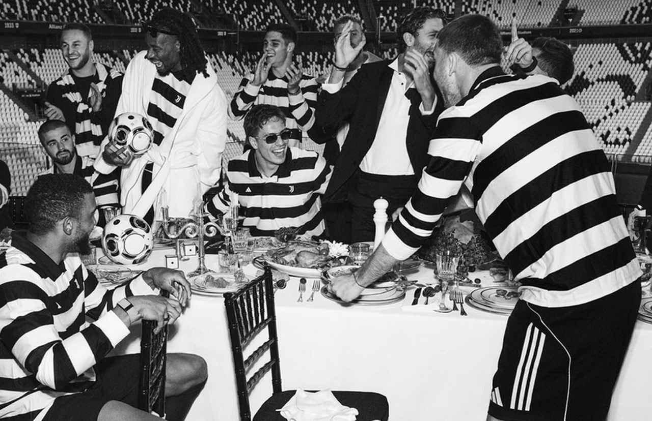 まさかのボーダー柄！ユヴェントスが90年代に触発の「ポロシャツ風ユニフォーム」を発表