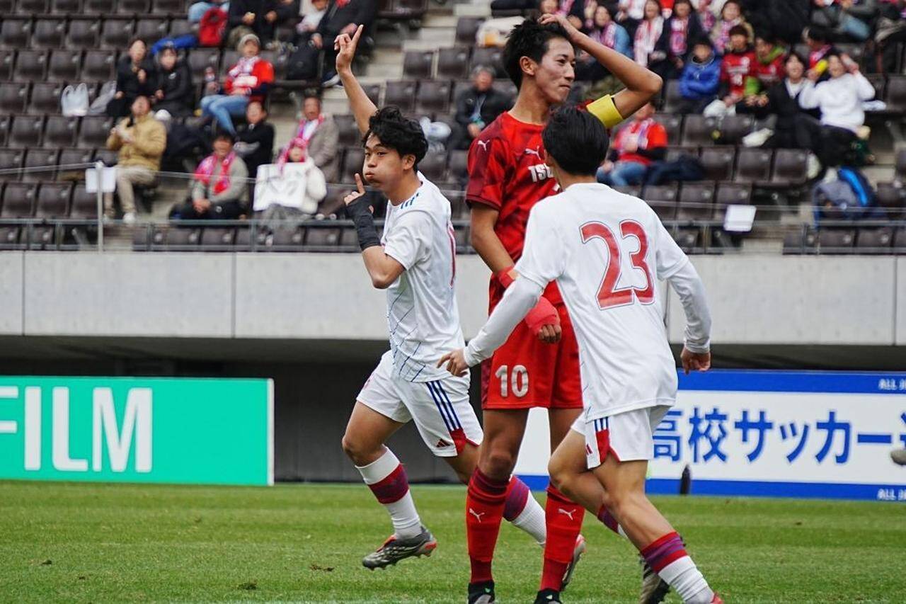 途中出場から人生初のハットトリック！流通経済大柏FW金子琉久が悔しさを晴らすゴール「プロになると決めている」