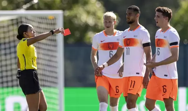 日本代表とW杯初戦で対戦するオランダ、直前試合で一発退場になった選手が出場可能に…出場停止にならない理由とは