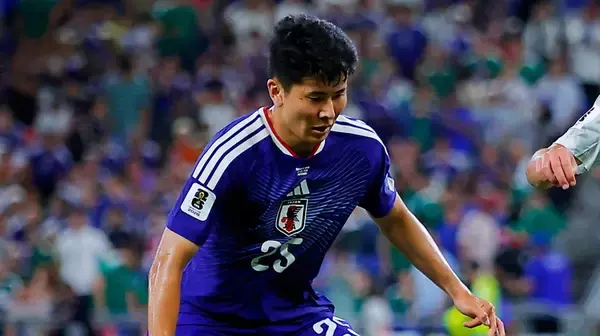 22歳日本代表新星、W杯初出場で仲良くユニフォーム交換！『激レアな足元』も海外で注目される