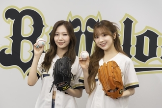NiziU・MAYUKAと「野球部のマネージャーが夢だった」MIIHIがオリックスの始球式に登場！「パワーアップした姿を見せたい」と京セラドームライブへの意気込みも明かす