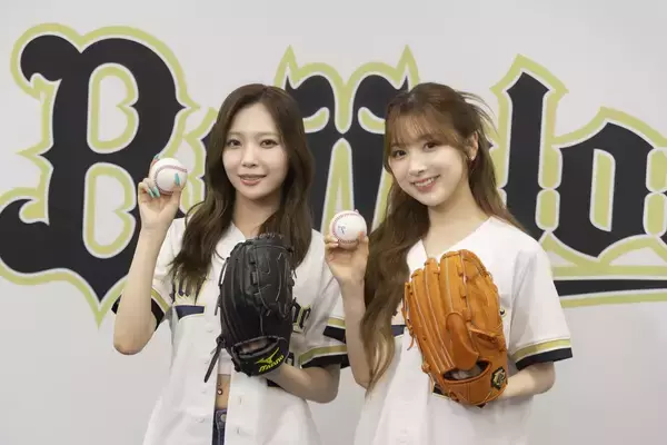 NiziU・MAYUKAと「野球部のマネージャーが夢だった」MIIHIがオリックスの始球式に登場！「パワーアップした姿を見せたい」と京セラドームライブへの意気込みも明かす
